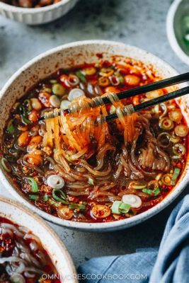  Spicy Sour Noodles: An Explosion of Tangy Flavor and Numbing Spice That Will Tantalize Your Taste Buds!