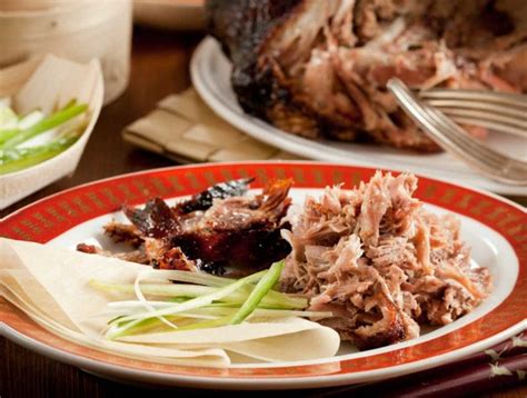  Bengbu City’s Crispy Duck Delight: A Tangy Symphony Where Aromatic Spices Dance With Succulent Tenderness!