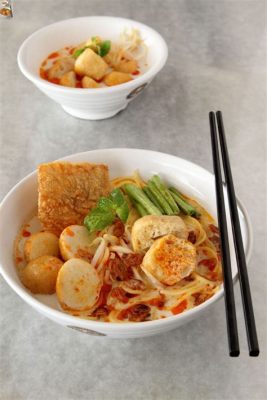  Curry Mee: A Creamy Dream With Fiery Spice Notes Exploding On Your Tongue!