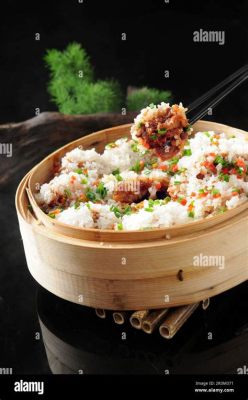   Suqian Steamed Pork Ribs With Glutinous Rice: A Symphony Of Tender Meat And Sweet Sticky Goodness!